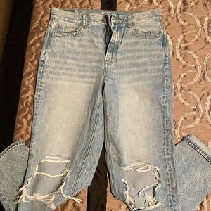 American Eagle Light Wash Mom Jeans